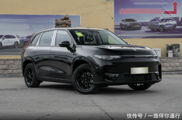 瑶鸿配资 零跑C10：两种动力可选，12.88万起售，还有限时优惠